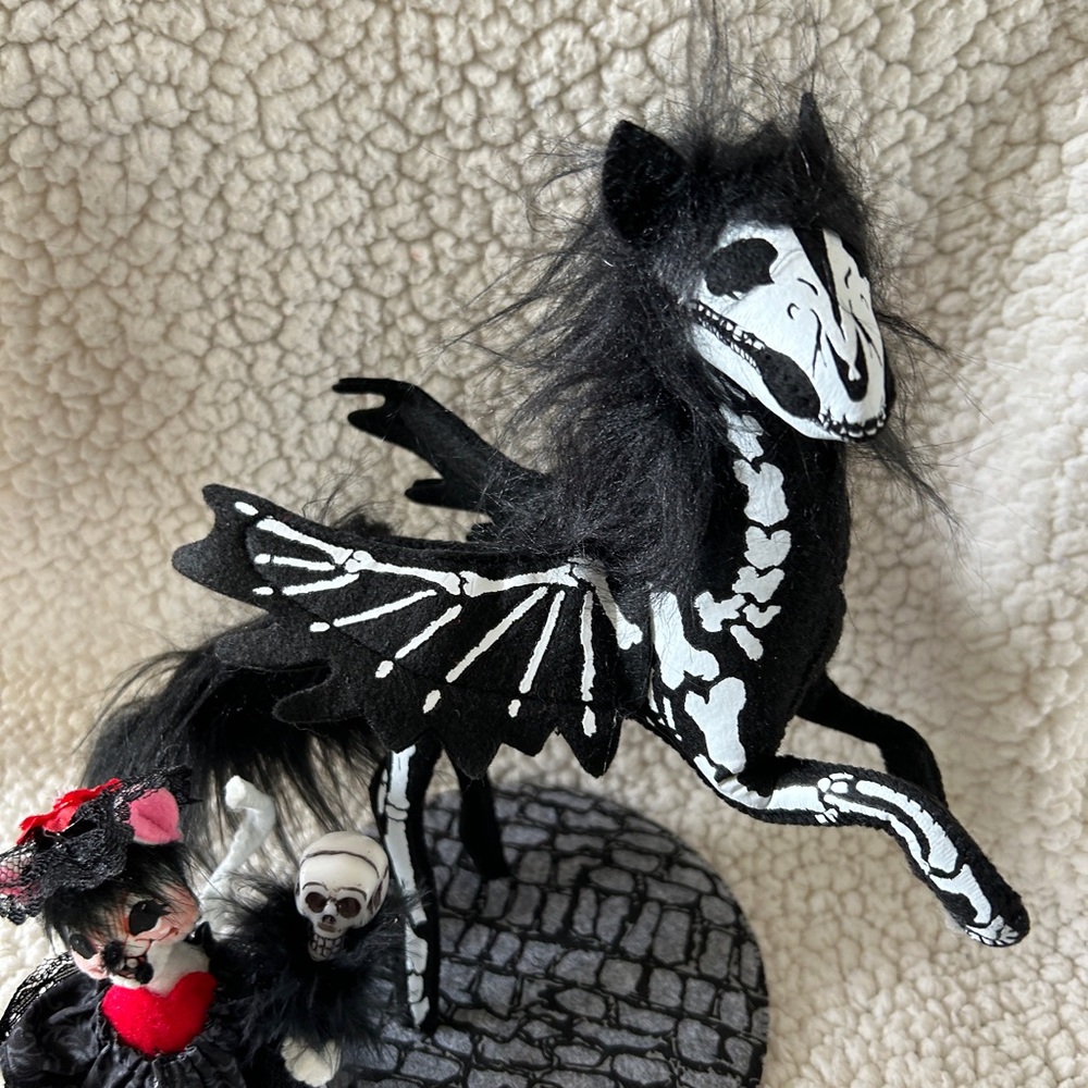 Annalee Black & White Skeleton Horse Figurine & Mice Senoritas - Picture 3 of 9